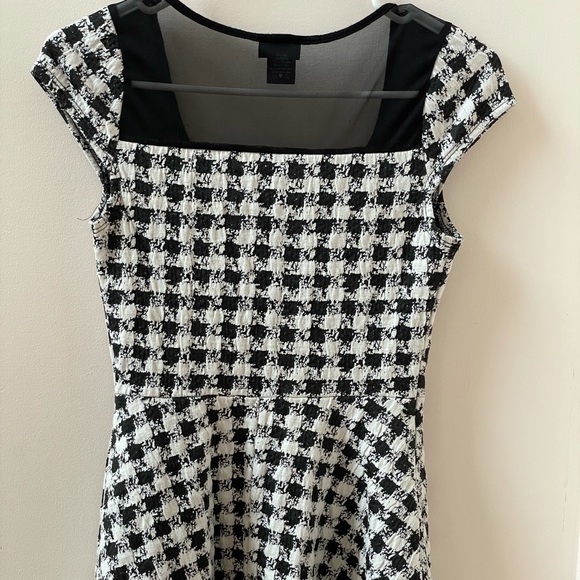 Rue21 Dresses & Skirts - Rue21 black and white plaid dress